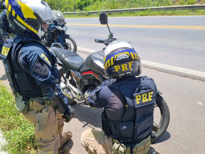 PRF prende homem por adulteração de veículo durante fiscalização em Maceió