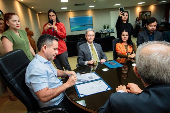 Governo firma acordo para emissão da nova Carteira de Identidade em cartórios de Alagoas