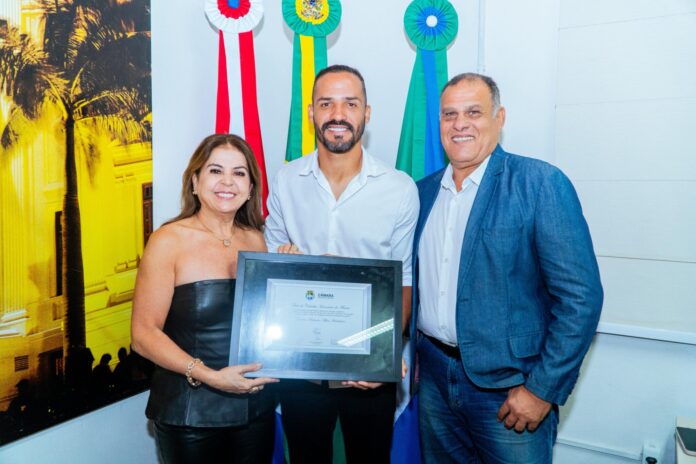 Anselmo Ramon recebe Título de Cidadão Honorário de Maceió por legado no CRB