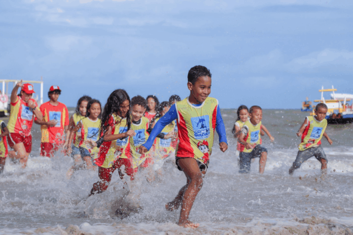 Projeto Golfinho do Corpo de Bombeiros promove educação preventiva para 120 crianças em Maragogi