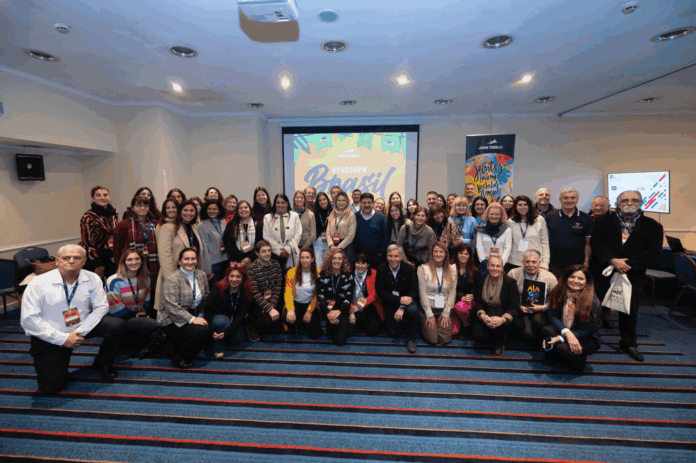 Alagoas promove turismo e capacita mais de 400 agentes de viagens durante roadshow na Argentina