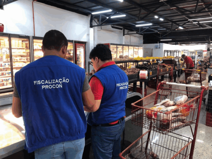 Procon Alagoas alerta: veja o que fazer ao encontrar produtos vencidos nas prateleiras