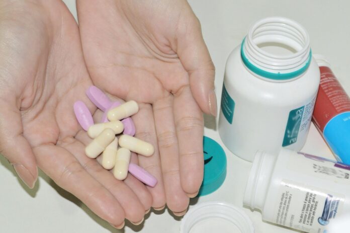 Nutricionista alerta sobre riscos do uso indiscriminado de antibióticos e destaca cuidados com a flora intestinal
