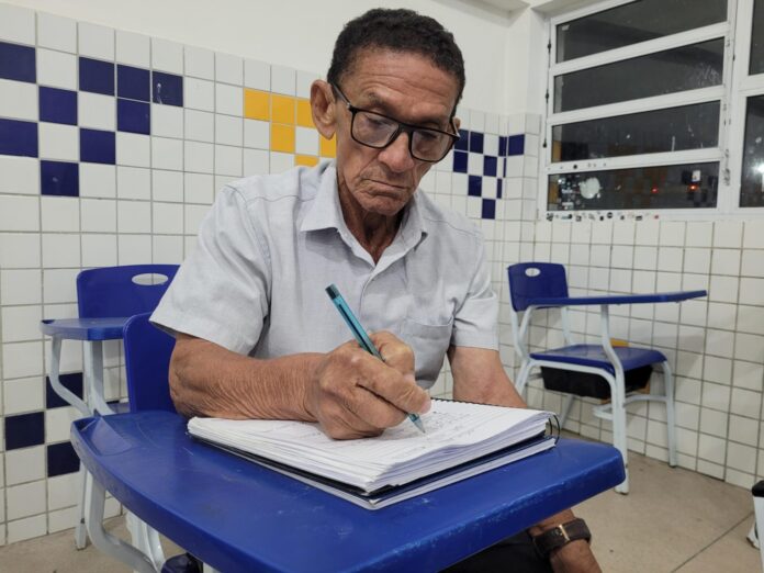 Encceja 2025: mais de 12 mil alagoanos farão provas neste domingo para obter certificação do ensino fundamental ou médio