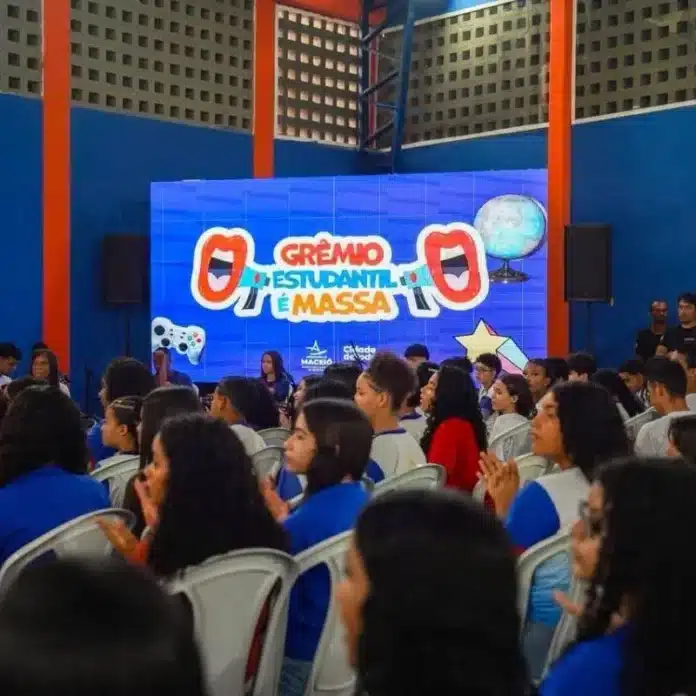 Grêmios Estudantis da Rede Municipal de Maceió tomam posse e fortalecem democracia escolar, ampliando protagonismo juvenil em 20 escolas com apoio da Semed