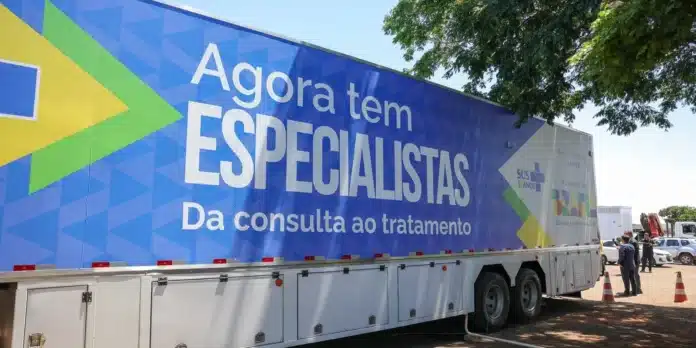 Carreta de Saúde da Mulher do Programa Agora Tem Especialistas chega a Manguinhos, RJ, ampliando atendimento feminino e reduzindo filas no SUS