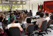 Ufal autoriza obras emergenciais no Instituto de Matemática após queda de reboco, reitor aprova calendário, entrada principal interditada e força-tarefa para telhado